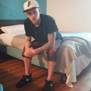 Meet your Posher, Troy